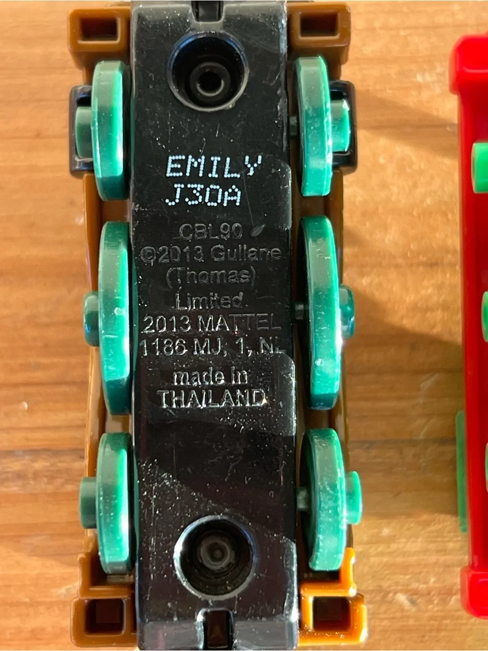 Thomas & Friends Green and Red Magnetic Train Pair